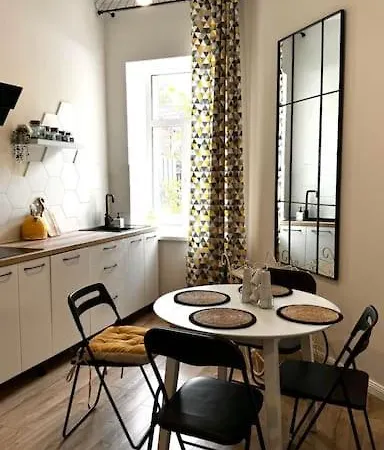 Apartament Central Cu Curte Privata Chisinau